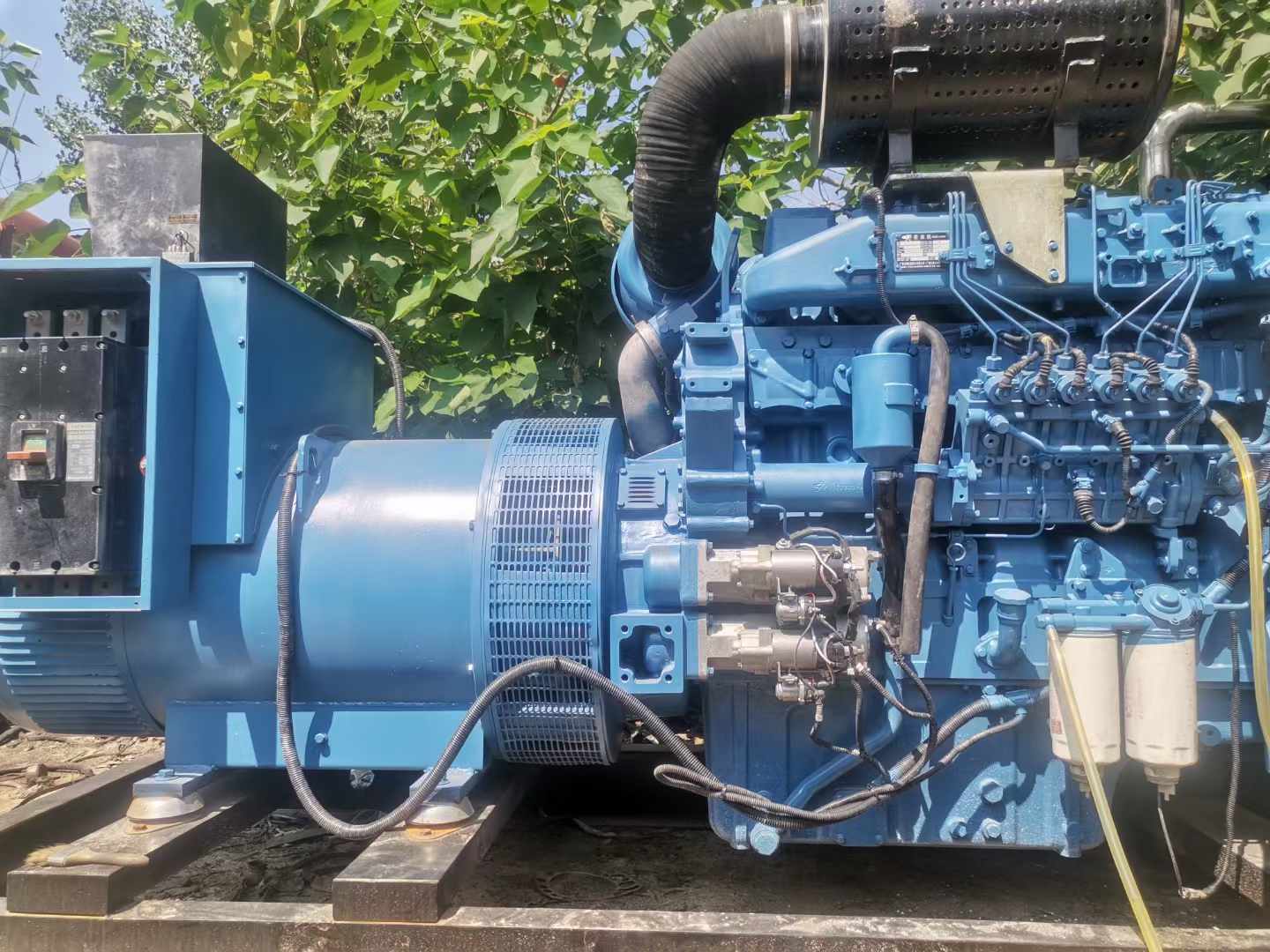 利州详细说明降低 800kW 柴油发电机输出电流波动的方法